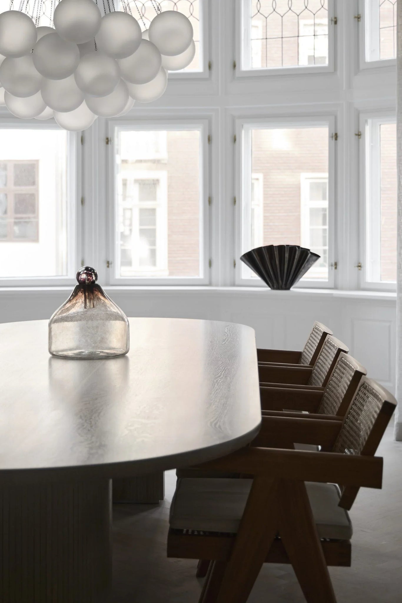 Pairing Dining Chairs with a Luxury Dining Table 