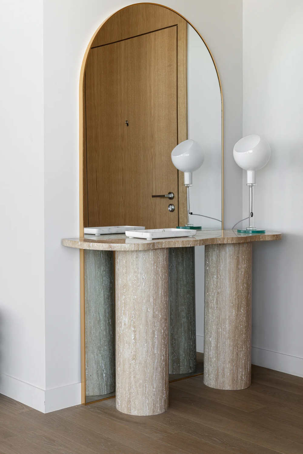 Wood vs. Marble Console Table: Which One is Perfect for Your Home?
